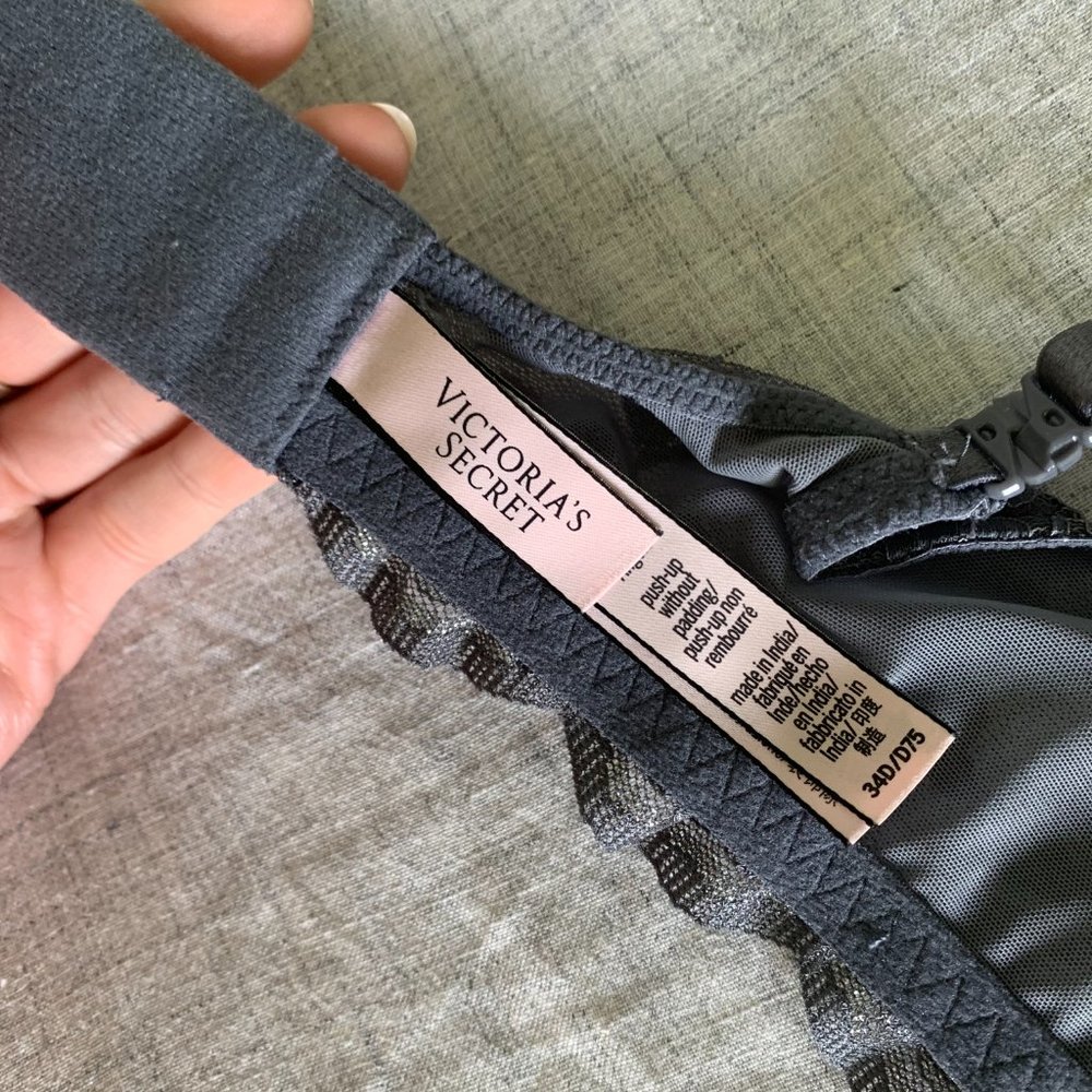 VICTORIA'S SECRET Grey Silver Sparkly Lace Bra, No padding, Lightly Lined 34D - Picture 5 of 5